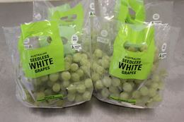 Picture of GREEN SEEDLES GRAPES